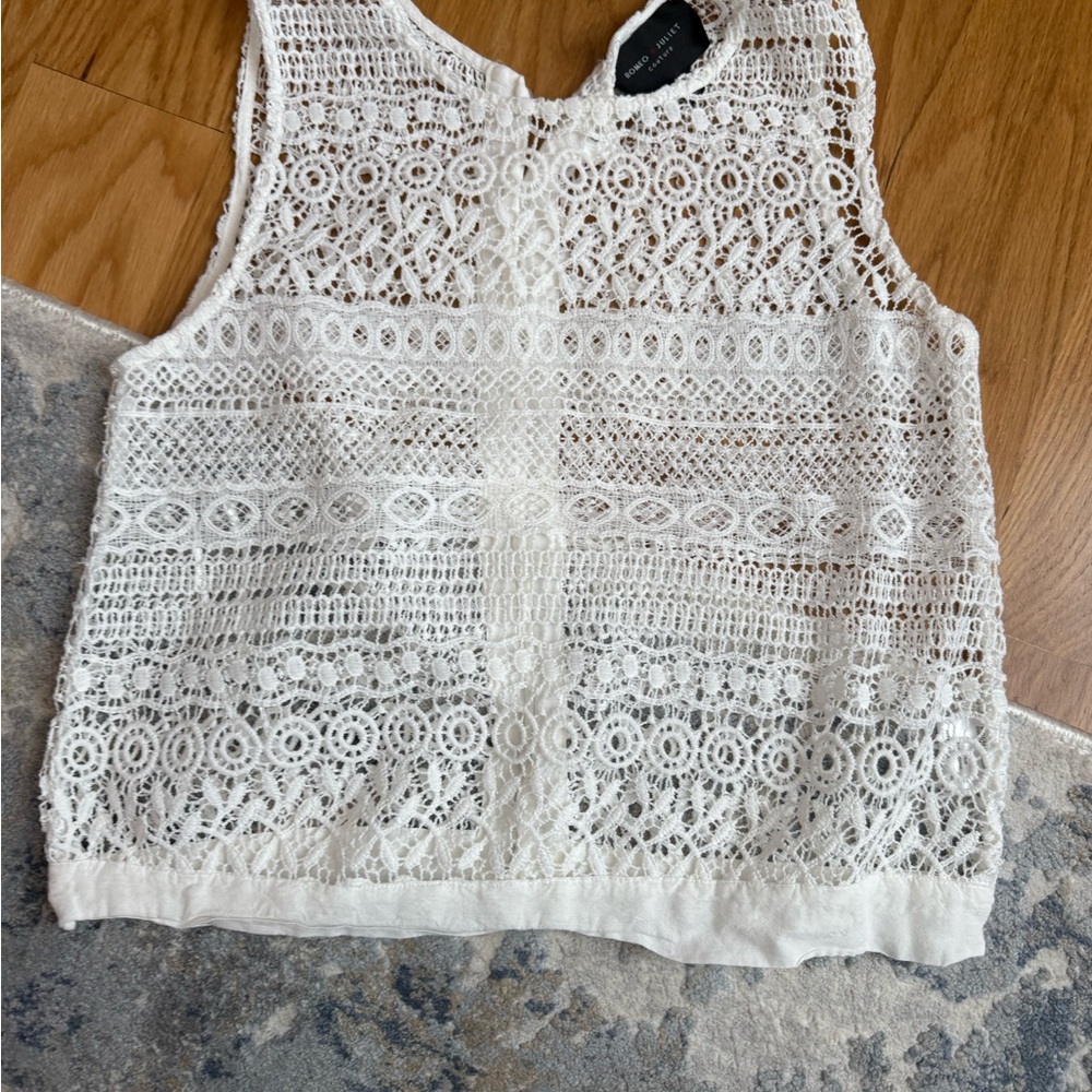 Romeo & Juliet Couture White Lace Tank Top